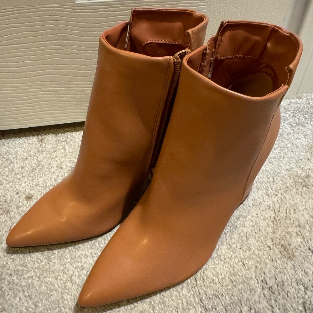 Qupid brown ankle booties